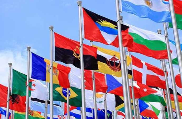 صبغة نادرة وثمينة..  سرّ اللون الأرجواني وأعلام دول العالم