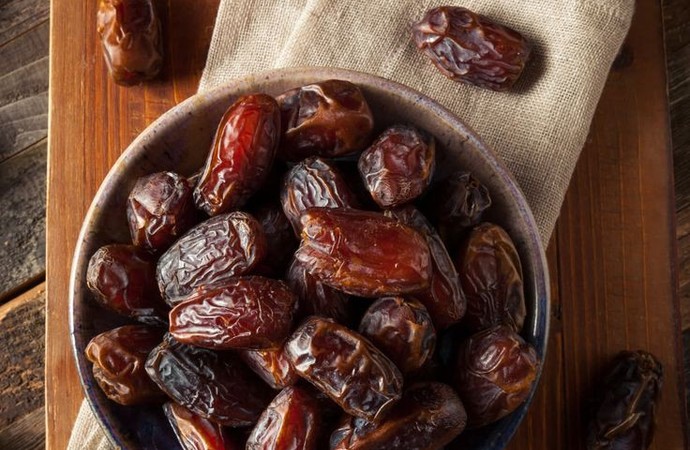 التمر: ثمرة مقدّسة وتاريخ طبّي حلو المذاق