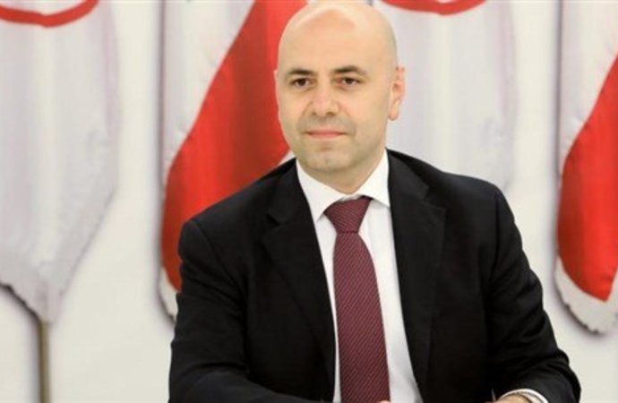 حاصباني: ما نشهده مسرحية لشراء الوقت