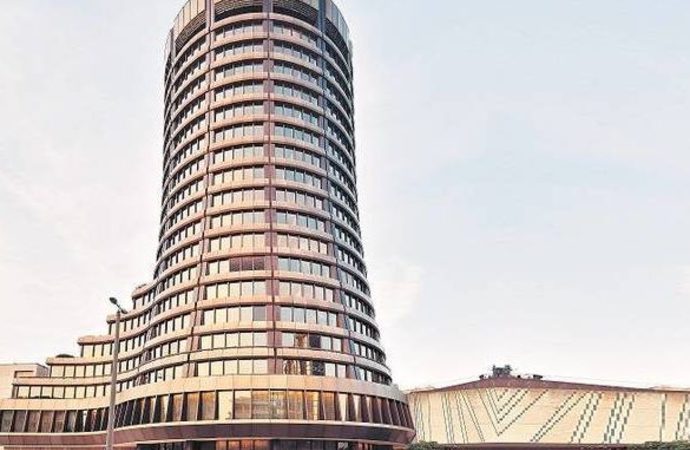 الاقتصاد العالمي يخوض معركة محورية مع التضخم ومخاطر النظام المصرفي