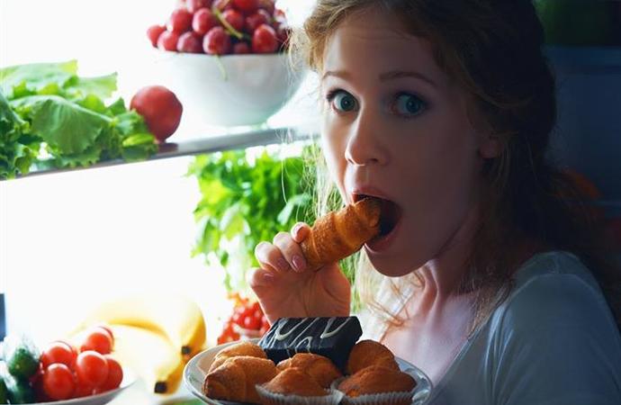 *الأكل قبل النوم لا يزيد الوزن!!*