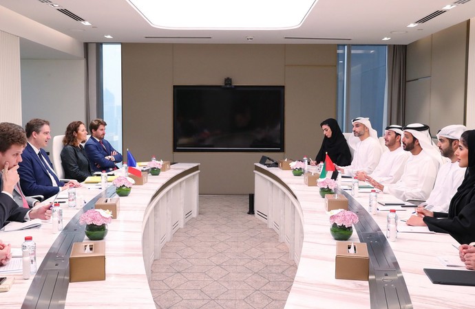 الإمارات وفرنسا تناقشان تنمية التجارة البينية وتحفيز الاستثمار في كل القطاعات