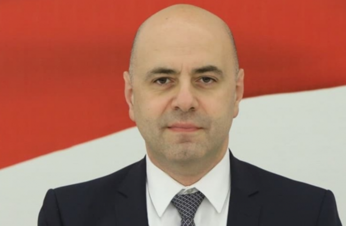 الزحمة تخنق مطار رفيق الحريري الدولي  حاصباني والصايغ : لافتتاح مطار القليعات