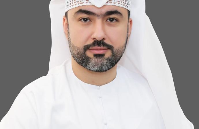 بلدية دبي تنتشل 820 طنا من مخلفات  المراكب البحرية في قنوات دبي المائية