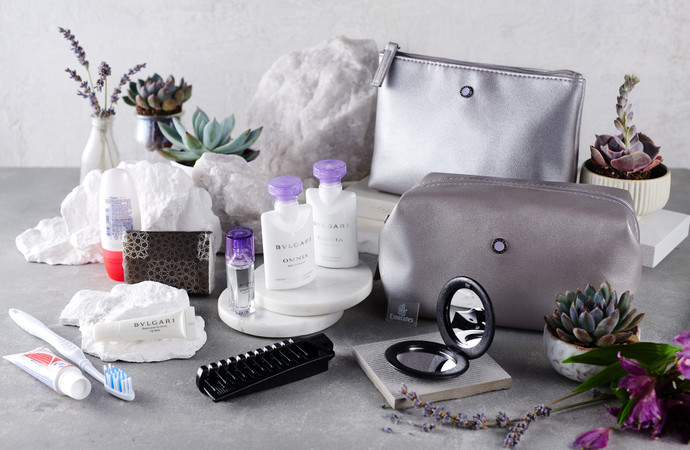 طيران الإمارات تطرح مستلزمات    الرفاهية الجديدة على الطائرة  