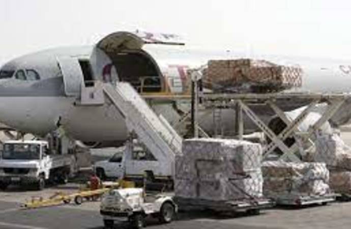    بعد انخفاض الحركة 33 % الشحن الجوي يواجه المصاعب 