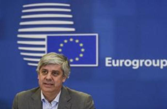 عضو في «المركزي الأوروبي» يحذر   من الاستمرار برفع اسعار الفائدة 