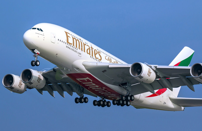 طيران الامارات تعزز خدمتها الى سيدني بتشغيل طائراتها الابرباص A 380.