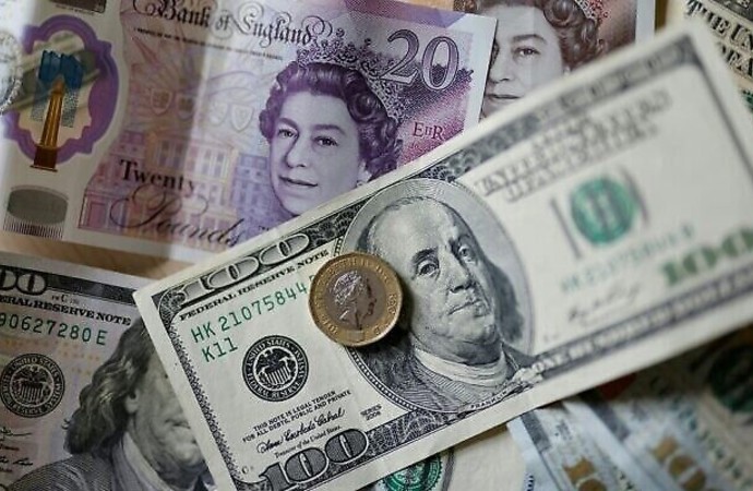 انخفاض زوج اليورو دولار الى القاع بعد بيان وكالة موديز الائتماني للصين