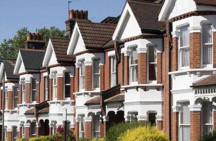 تسارع ارتفاع اسعار المنازل  يقلص خسائر الجنيه الاسترليني 