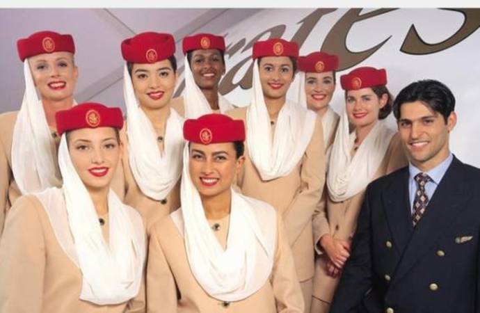 طيران الإمارات تعتزم توظيف  5000 مضيفة ومضيف عام 2024