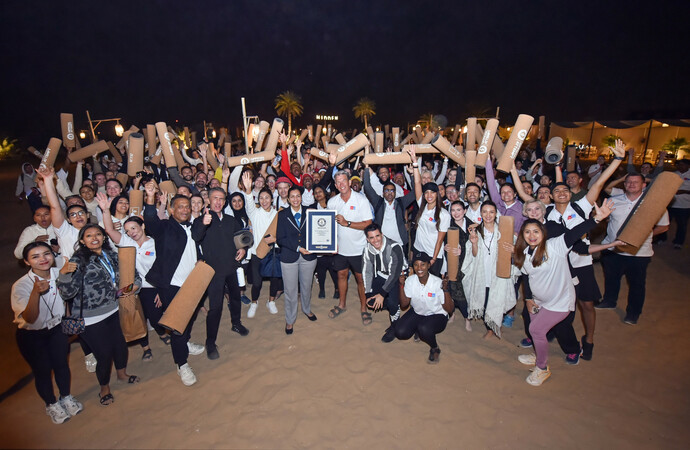 مجموعة الإمارات تحطم رقماً  قياسياً عالمياً في صحراء دبي