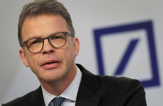 الرئيس التنفيذي لدويتشة بنك الالماني  يحذر من مخاطر التطرف اليميني