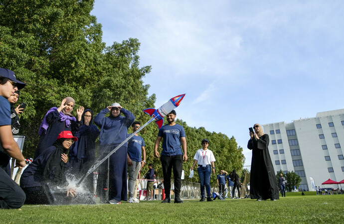  جامعة الإمارات للطيران وبوينج  تثيران الشغف بمهن الطيران