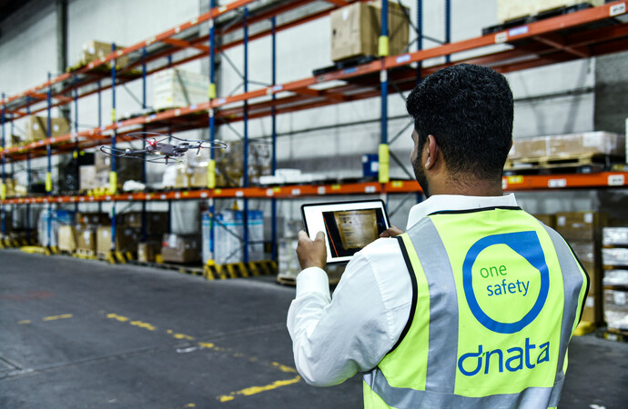 شركة دناتا تعزز خدمات الشحن  في دبي باستخدام تقنيات الدرون