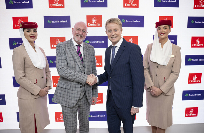 تعاون بين طيران الإمارات وهيئة  السياحة الأيرلندية لتعزيز الحركة