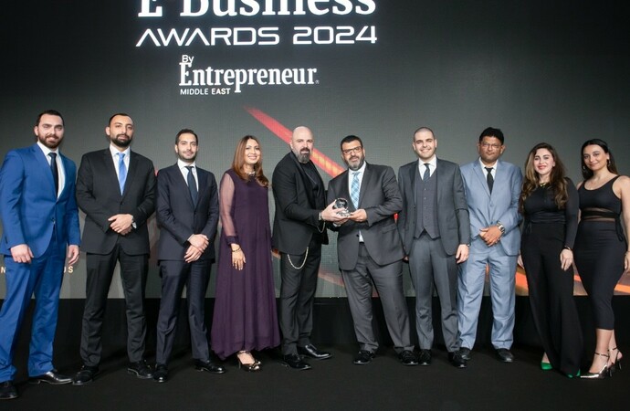 سي اف اي العالمية تتوج بجائزة افضل منصة للتداول لهذا العام