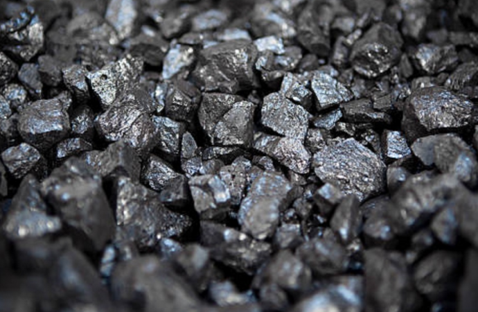 سعر خام الحديد يقترب من 100  دولار للطن وتباين الطلب في الصين