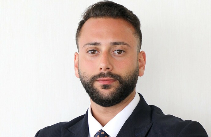 الين يندفع صعوداً امام الدولار بدعم من البنك المركزي الياباني