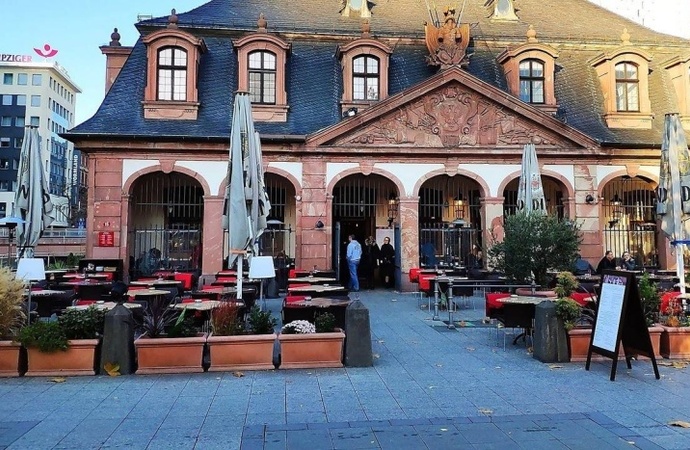 عودة ضريبة القيمة المضافة  تهدد قطاع الضيافة الالماني