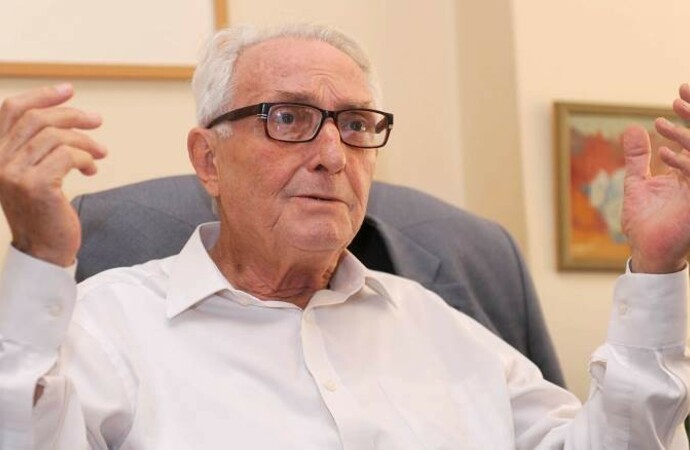 تحيّة من الحركة الثقافية- أنطلياس  الى الدكتور جورج قرم