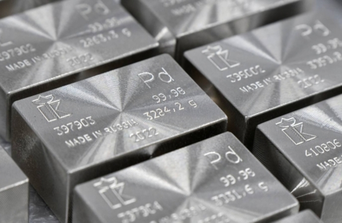 البلاديوم يقفز مع احتمال فرض عقوبات غلى امدادات روسيا