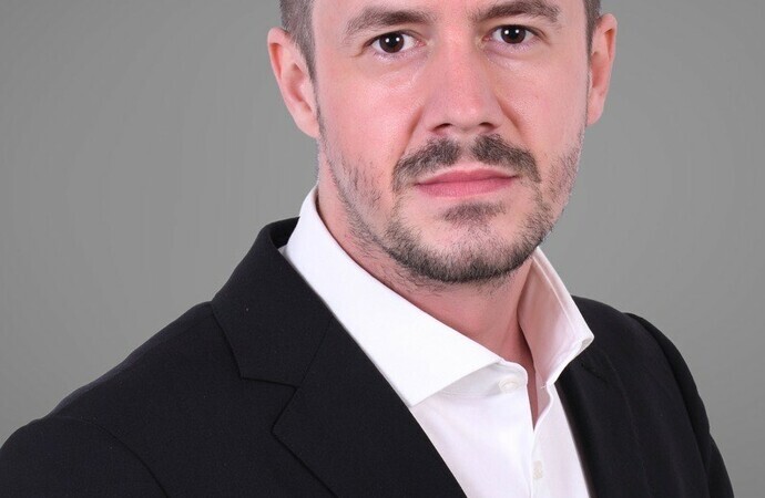 تباين في اسواق الشرق الاوسط متأثرة بالتوترات الجيوسياسية 