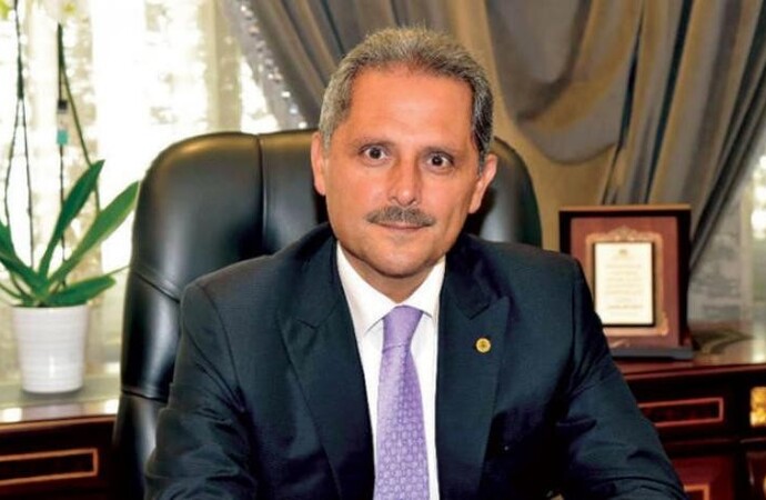 د سميرحمود ل "مجلة 24 " المطلوب انتظام العمل المصرفي