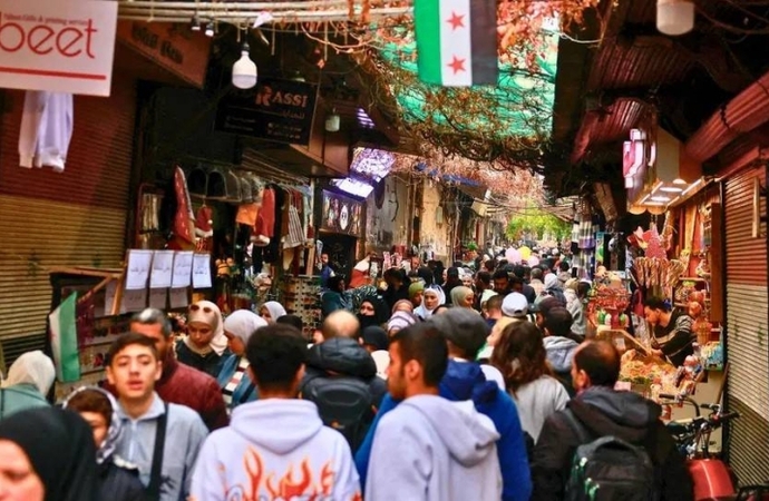 البضائع الاجنبية تغزو السوق السوري بعد سقوط نظام الاسد