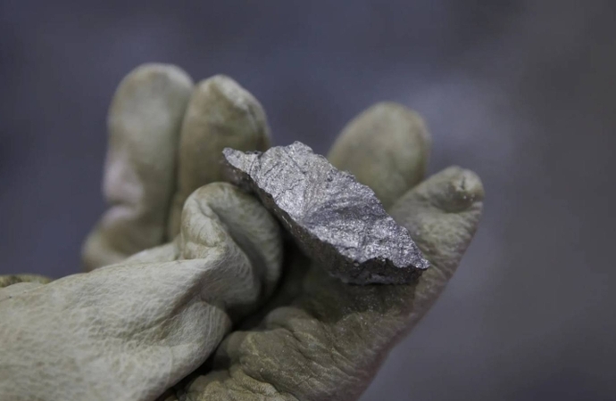 بريطانيا توقع شراكة مع السعودية للتعاون في مجال المعادن الحيوية