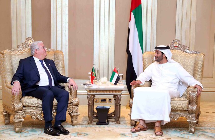  الإمارات والبرتغال تبحثان  سبل تطوير التعاون الاقتصادي 