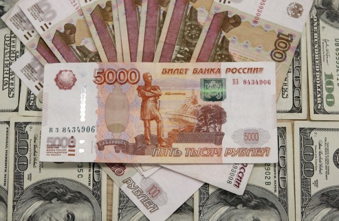  انطلاق المفاوضات لحل مشكلة  الحرب ترفع الروبل الروسي 