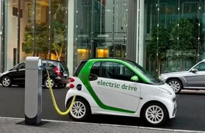 رغم الطلب القوي أسعار مواد  إنتاج السيارات الكهربائية تتراجع