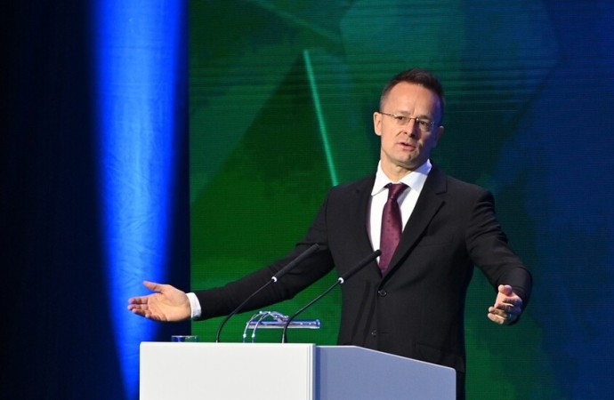  هنغاريا مستعدة للبحث عن حلول  مع روسيا لاستيراد الغاز