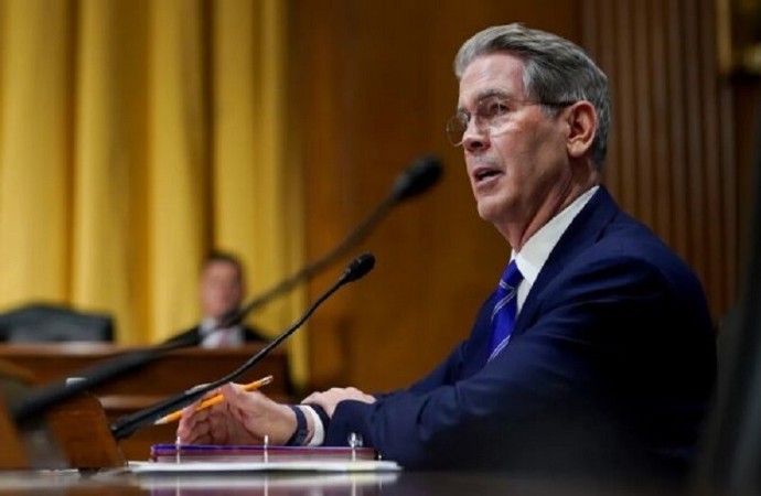  وزير الخزانة الأميركي يعتقد ان  الاقتصاد الصيني آخذ في التراجع