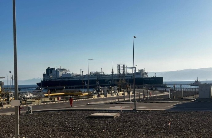  وصول سفينة تغييز إلى الأردن  لربطها بخط الغاز العربي