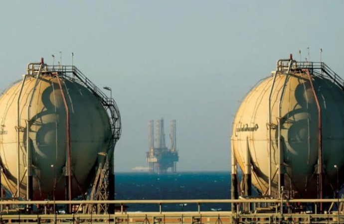  مصر تبحث عن الغاز في مساحة  100 ألف كيلومتر شرق المتوسط