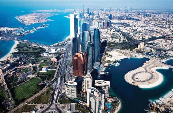  الاقتصاد الاماراتي ينمو 4.9% مع انتعاش القطاع النفطي