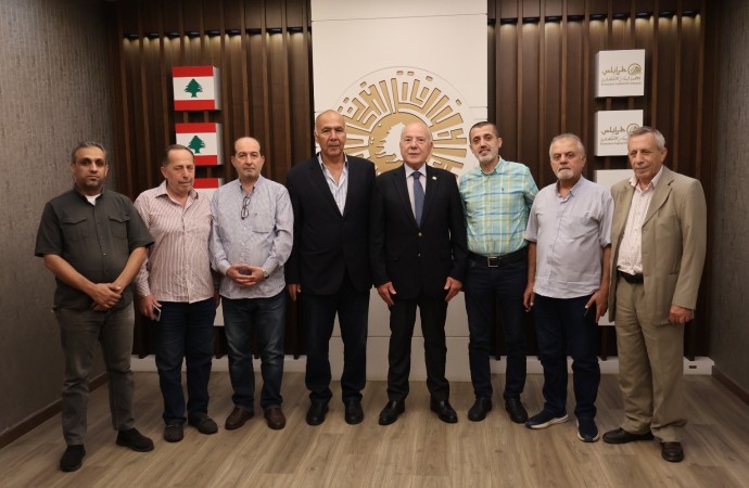 دبوسي عرض ووفد أصحاب المؤسسات  غير السكنية مشكلة عقود الإيجار