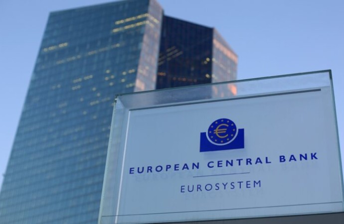المصرف المركزي الاوروبي  يحافظ على أسعار الفائدة 2 %