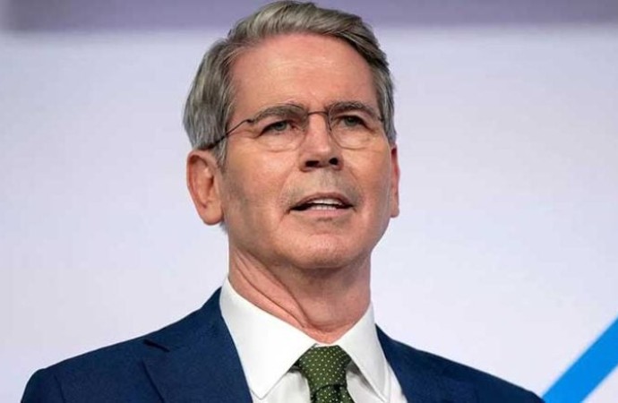 وزير الخزانة الاميركي : الاقتصاد الاميركي الكلي ليس بخطر 