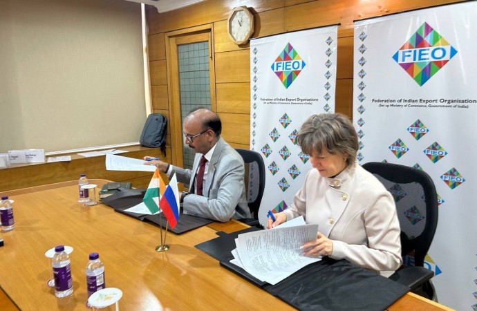 روسيا والهند توقعان مذكرة  لتعزيز المشاريع الصناعية 