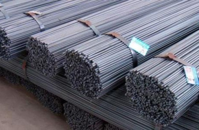 سعر الحديد يهبط بضغط  من الضعف الموسمي 