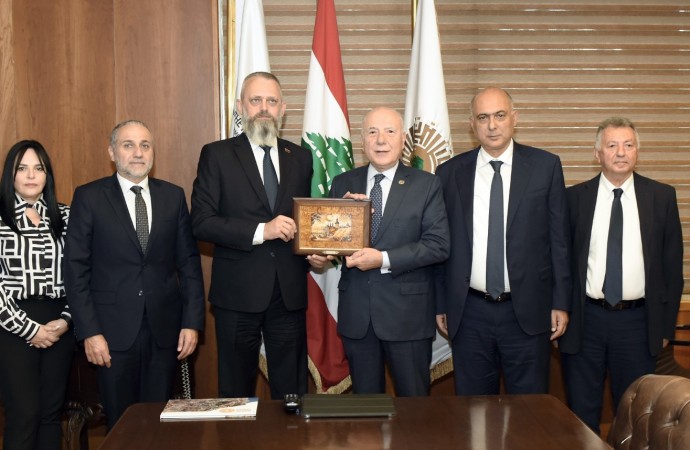 دبوسي يعرض والسفير البيلاروسي  خارطة طريق جديدة للتعاون 