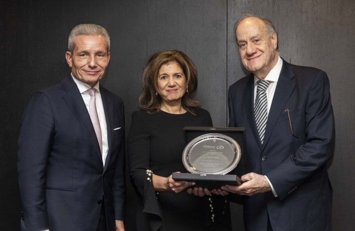 جمعية المصرفيين العرب في لندن تمنح  رندة الصادق جائزة الإسهامات المتميزة 