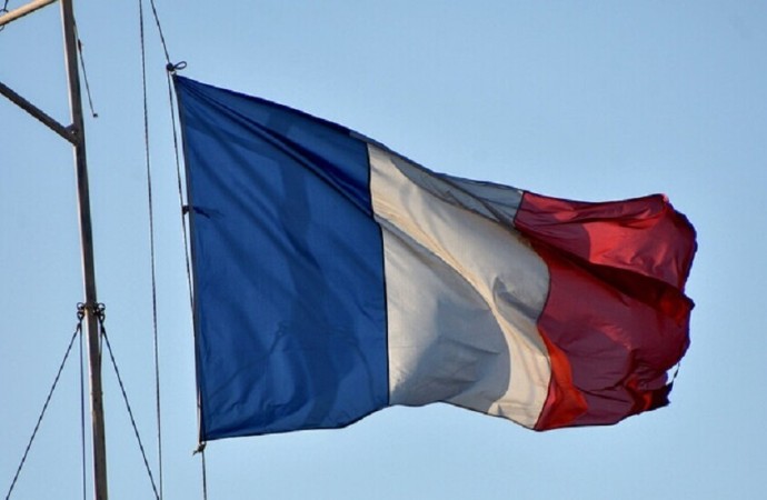   مع ارتفاع الدين العام. فرنسا  تقترض مبلغا قياسيا من الاسواق   