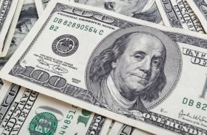  الدولار حافظ على استقراره  مستفيدا من بيانات سوق العمل