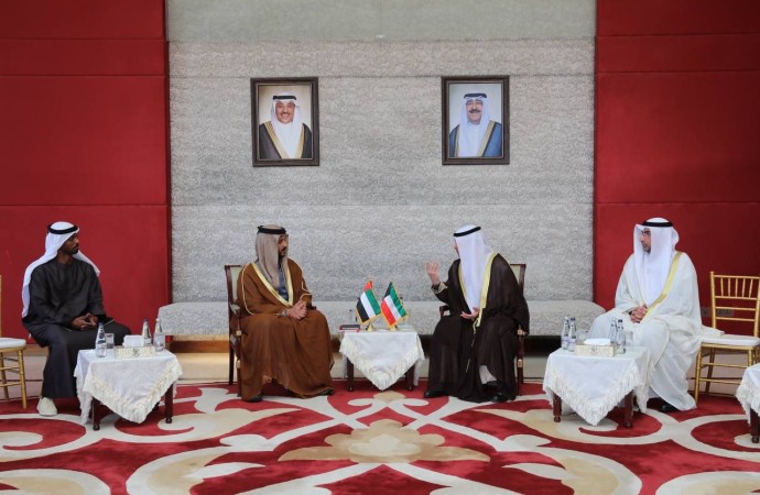 الإمارات والكويت تناقشان تعزيز  فرص التعاون في القطاع السياحي 