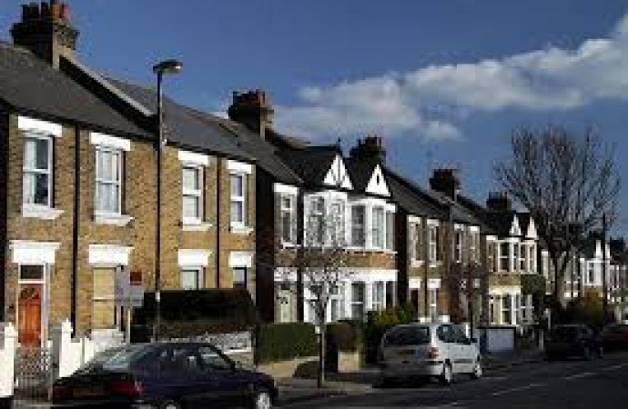 أسعار المنازل البريطانية  ترتفع 1 % خلال عام 