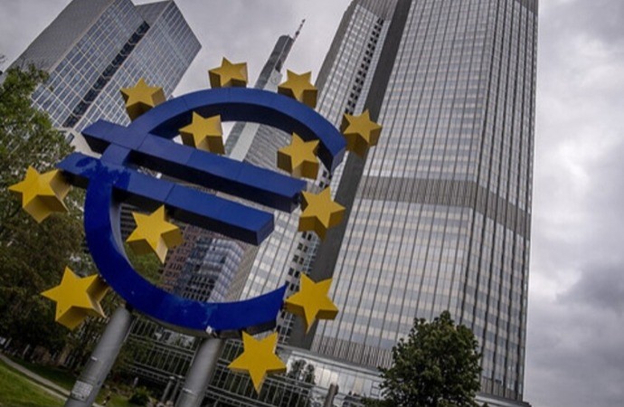 تباطؤ نمو اقتصاد منطقة اليورو  وسط ركود الطلب والتوظيف